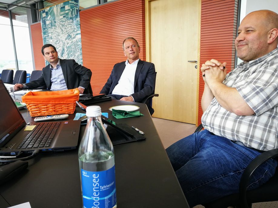 Regionalräte und Bürgermeister Klaus Mack, Heiko Genthner und Mario Weisbrich (von rechts) bei der Fraktionssitzung in Wimsheim